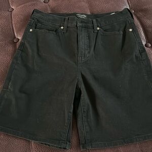 Banana Republic girlfriend short